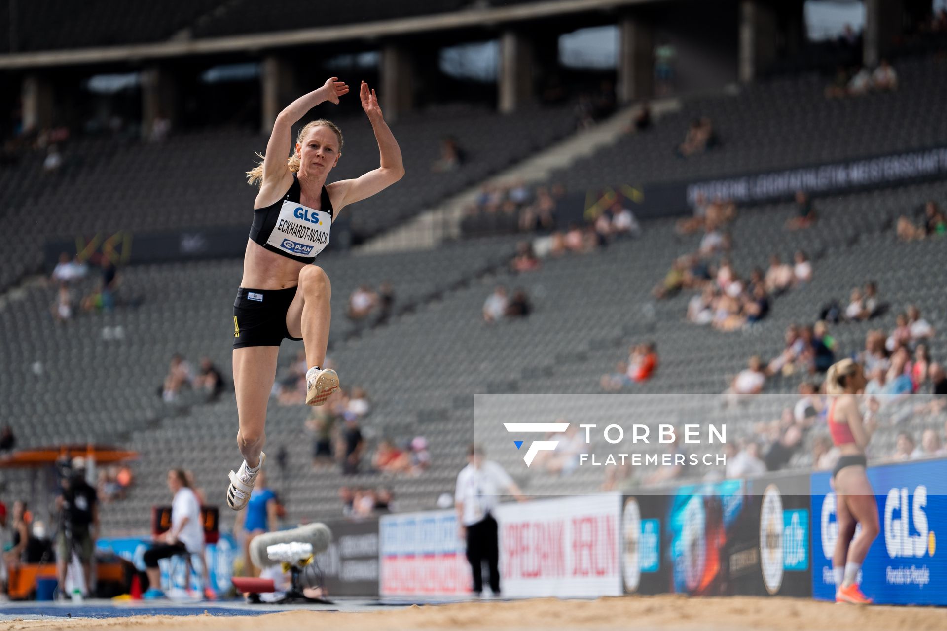 Neele Eckhardt (LG Goettingen) im Dreisprung waehrend der deutschen Leichtathletik-Meisterschaften im Olympiastadion am 25.06.2022 in Berlin